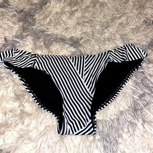 Women’s bikini bottoms not listed with size but fit like a small/medium!!